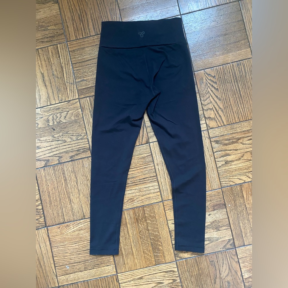 Aritzia TNA TnaCHIL Cheeky Hi-rise Black Leggings
